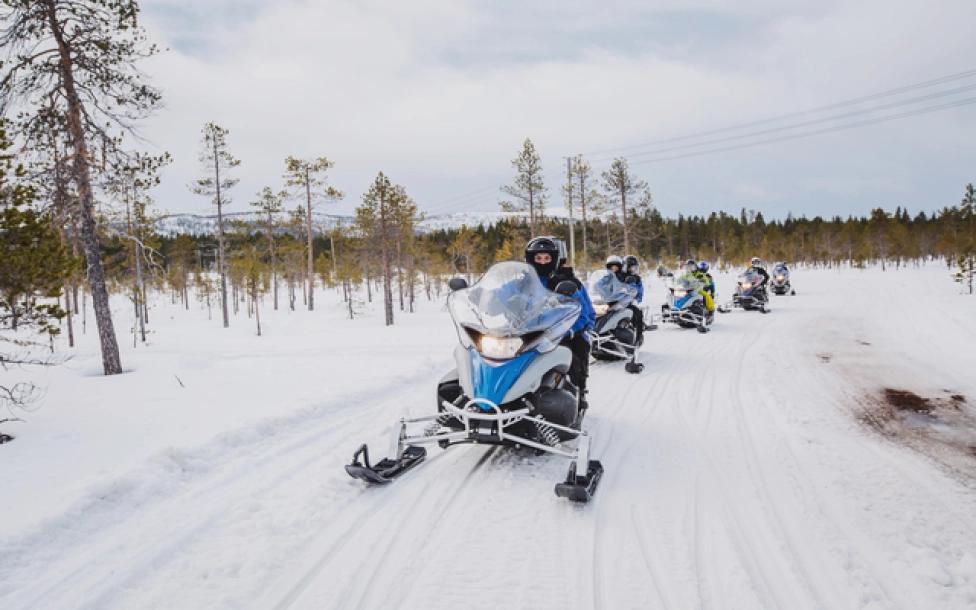 Les terres saami à motoneige